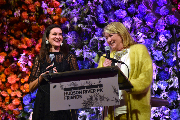 Martha Stewart speaks to the crowd at the Hudson River Park Gala event