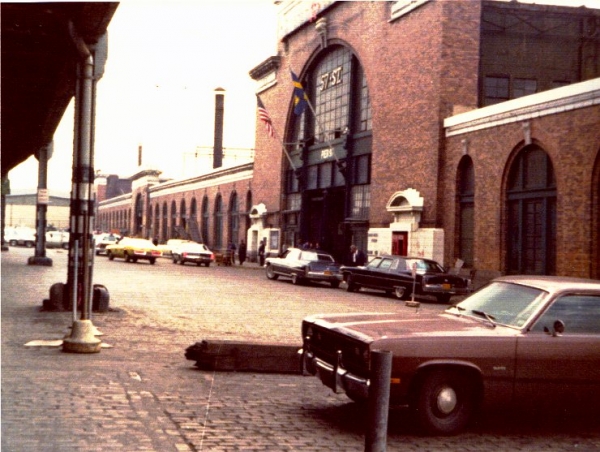 The original facade from the 70s
