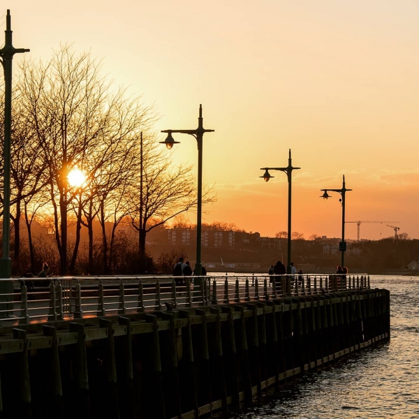 A photo of a gorgeous sunset at PIer 64 by @ronaldowoodsen