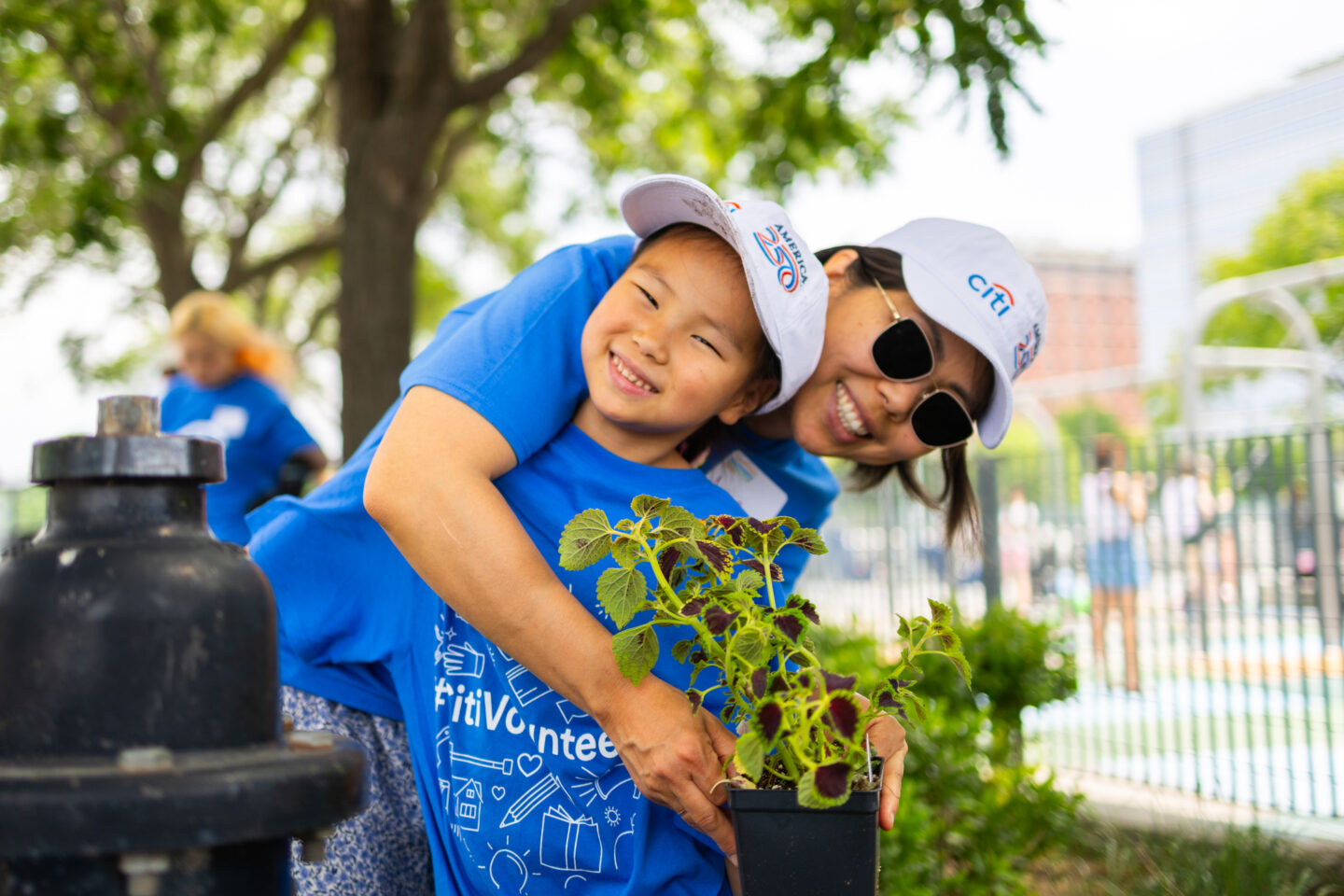 Mother and daughter volunteers at Citi Family Day 2026 in Hudson River Park
